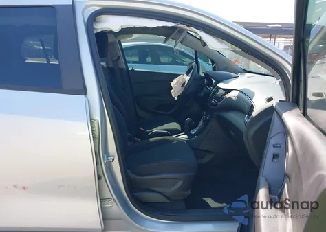 2020 Chevrolet Trax Fwd Ls z USA, uszkodzony, nr VIN 3GNCJKSB9LL332411